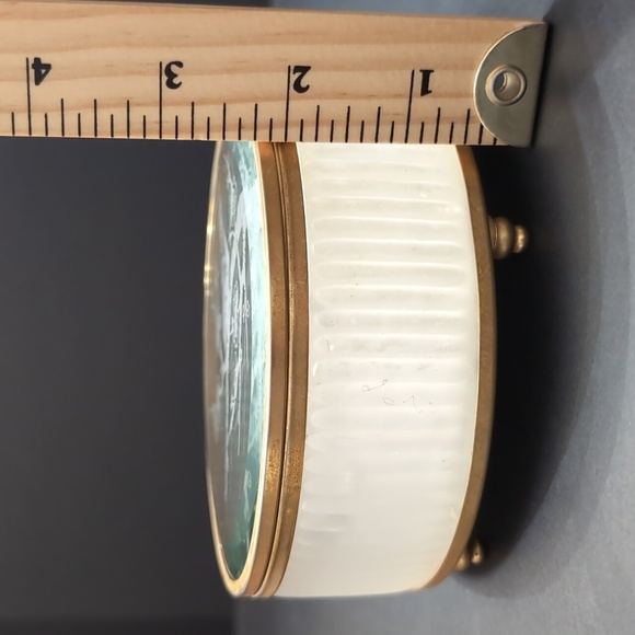 Vintage Round Beveled Glass,Footed,Lidded Etched Jewelry Box. - Picture 6 of 7